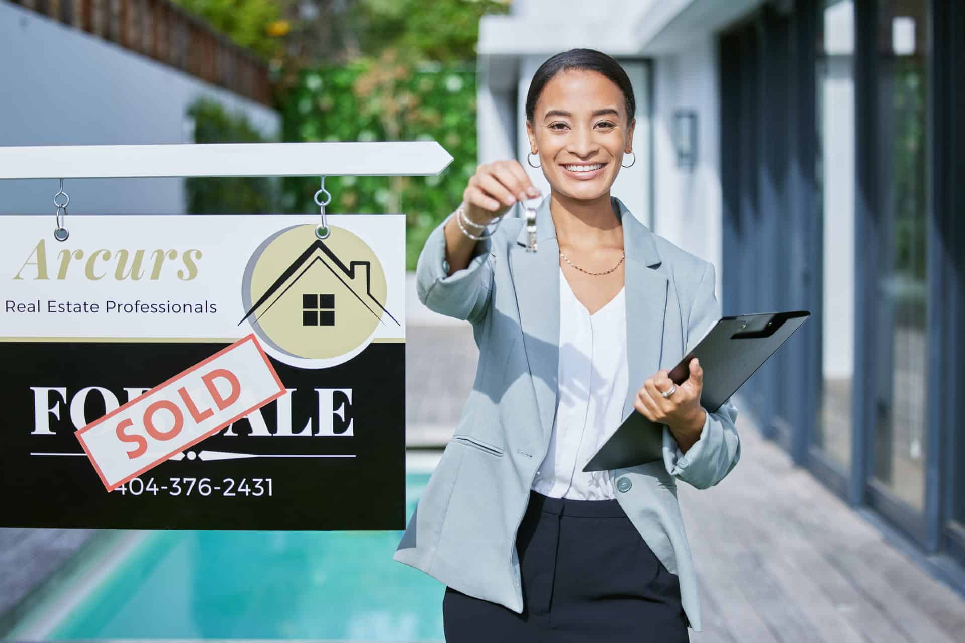 Top 10 Qualities to Look for in Your Real Estate Agent