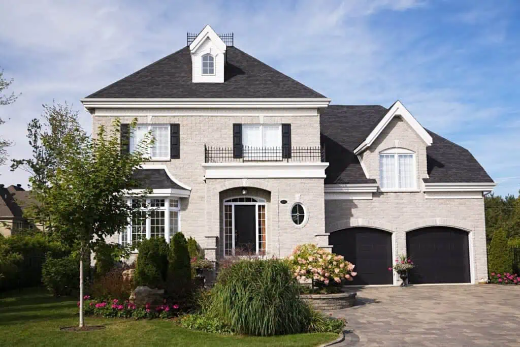 Seamless gutters on a house