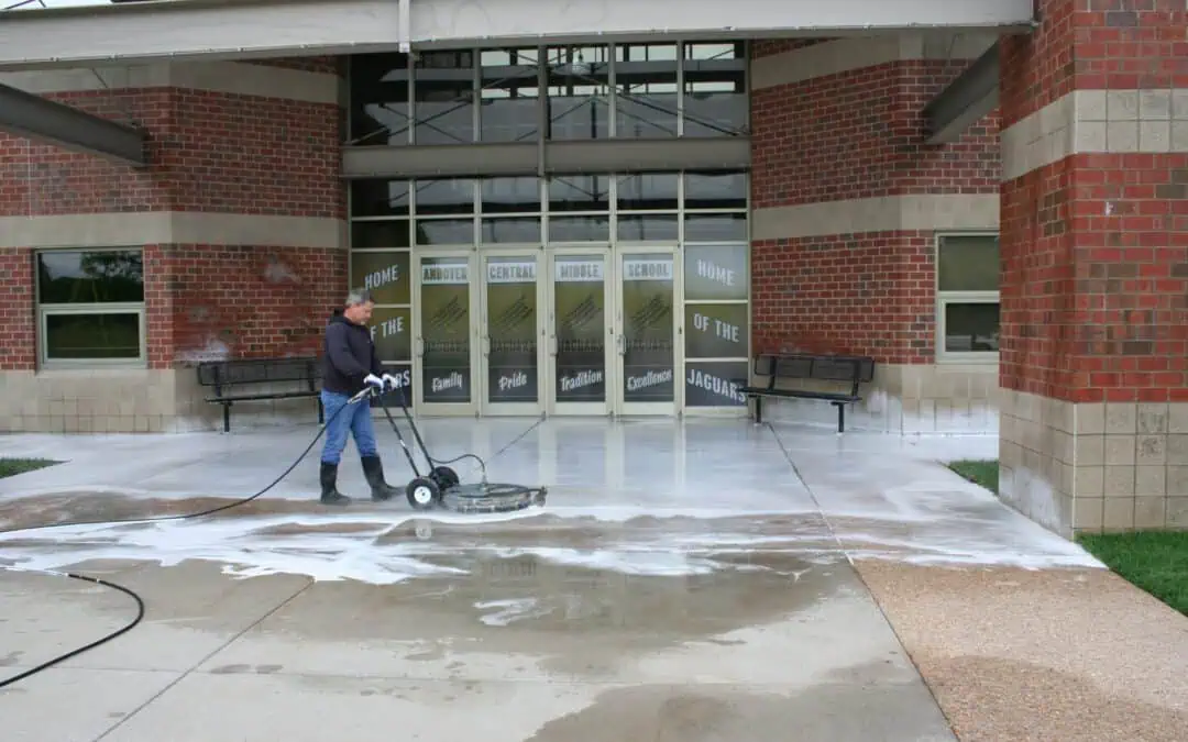 Benefits of Hiring a Professional Pressure Washing for Commercial property